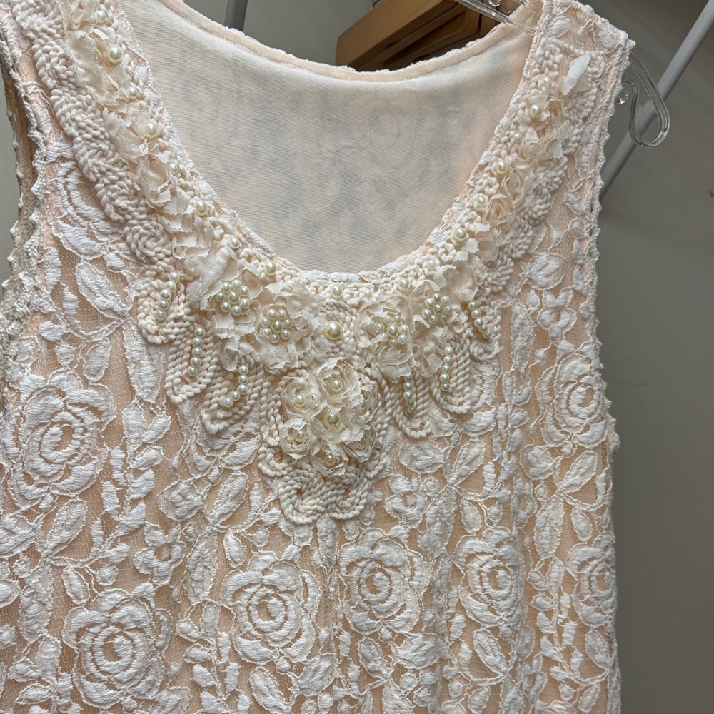 Elegant Cream Lace Sleeveless Dress